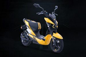 爱玛极客X6大黄蜂版电动摩托车